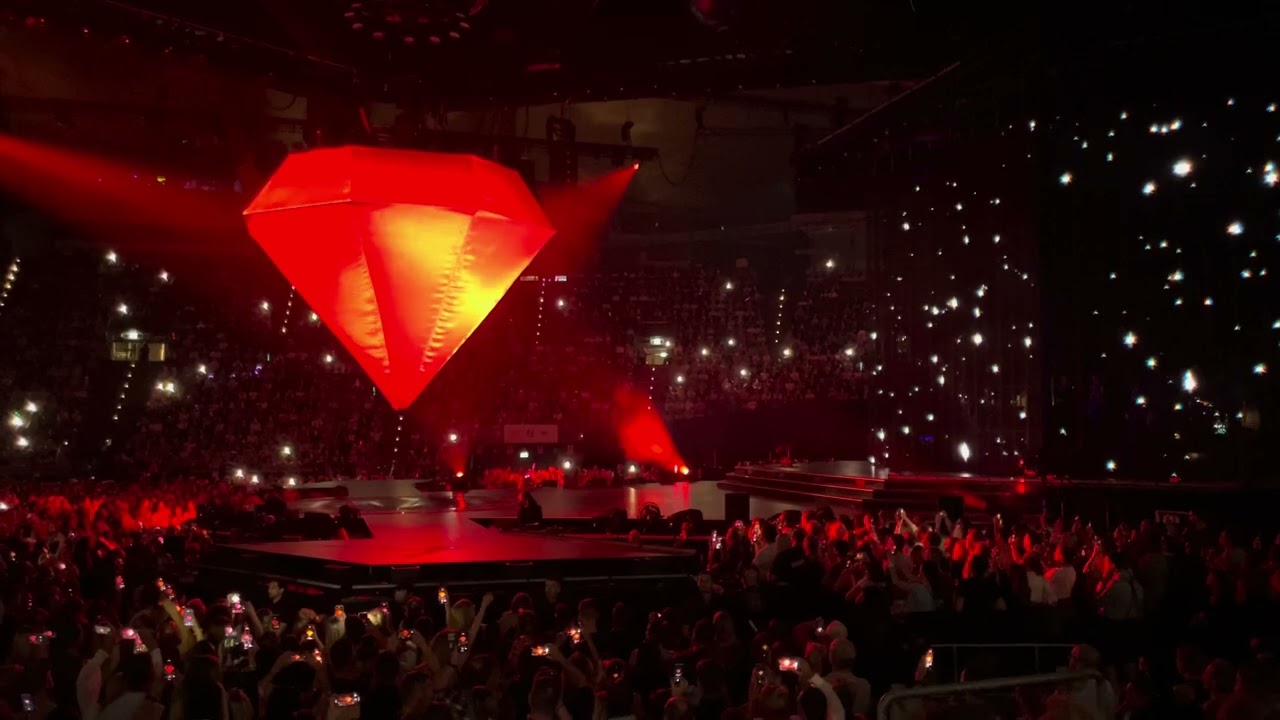 Helene Fischer München opening 01.10.2023 Olympiahalle