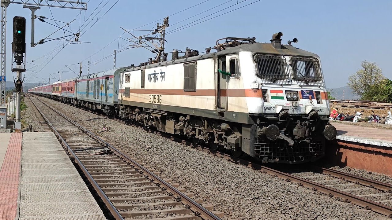 12472/Katra - Bandra Terminus Swaraj Express at Max Speed