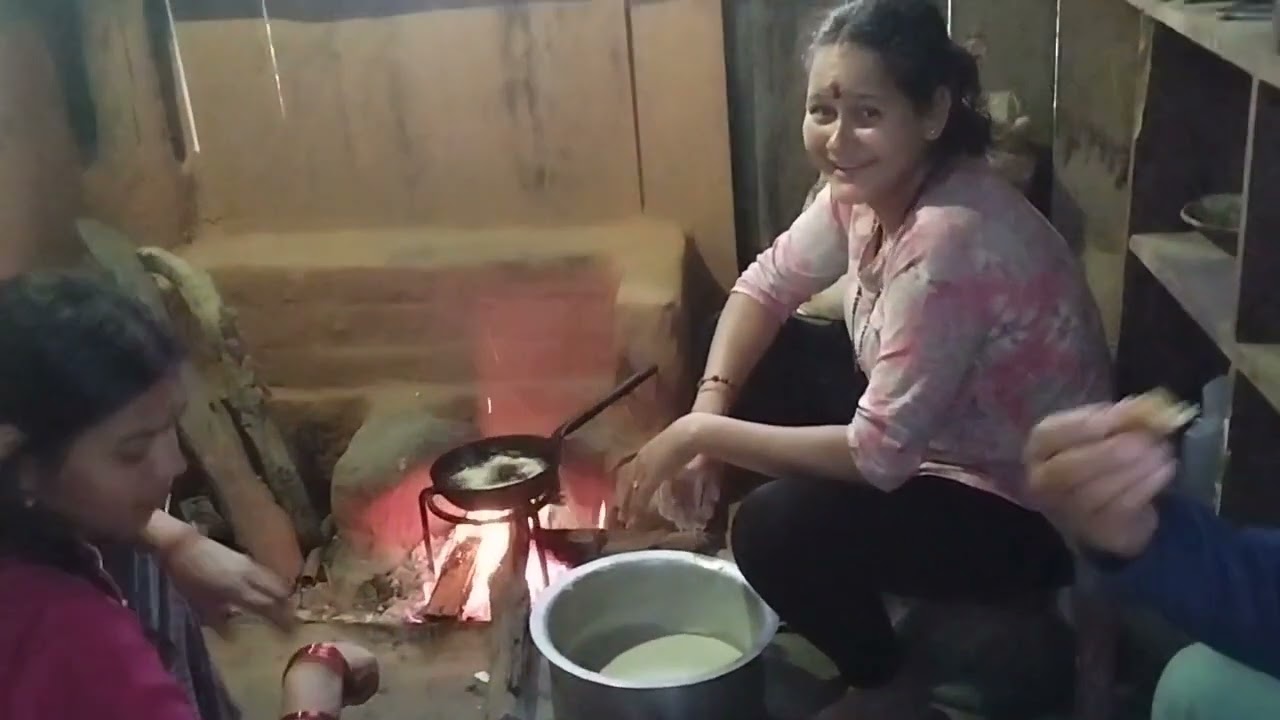 सेल रोटी खाँदै ससुराली गाउँ मा 