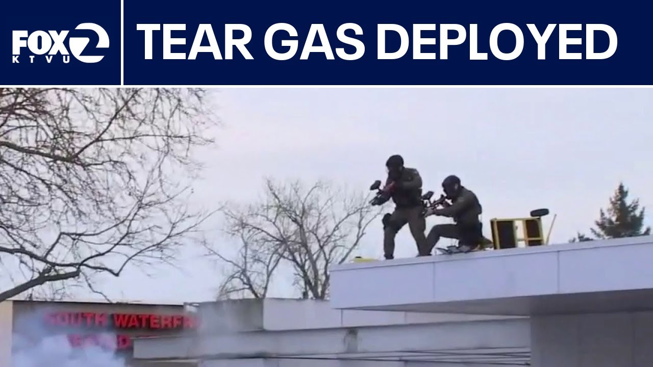 Federal agents shoot tear gas at Portland anti-ICE protests | West Coast Wrap
