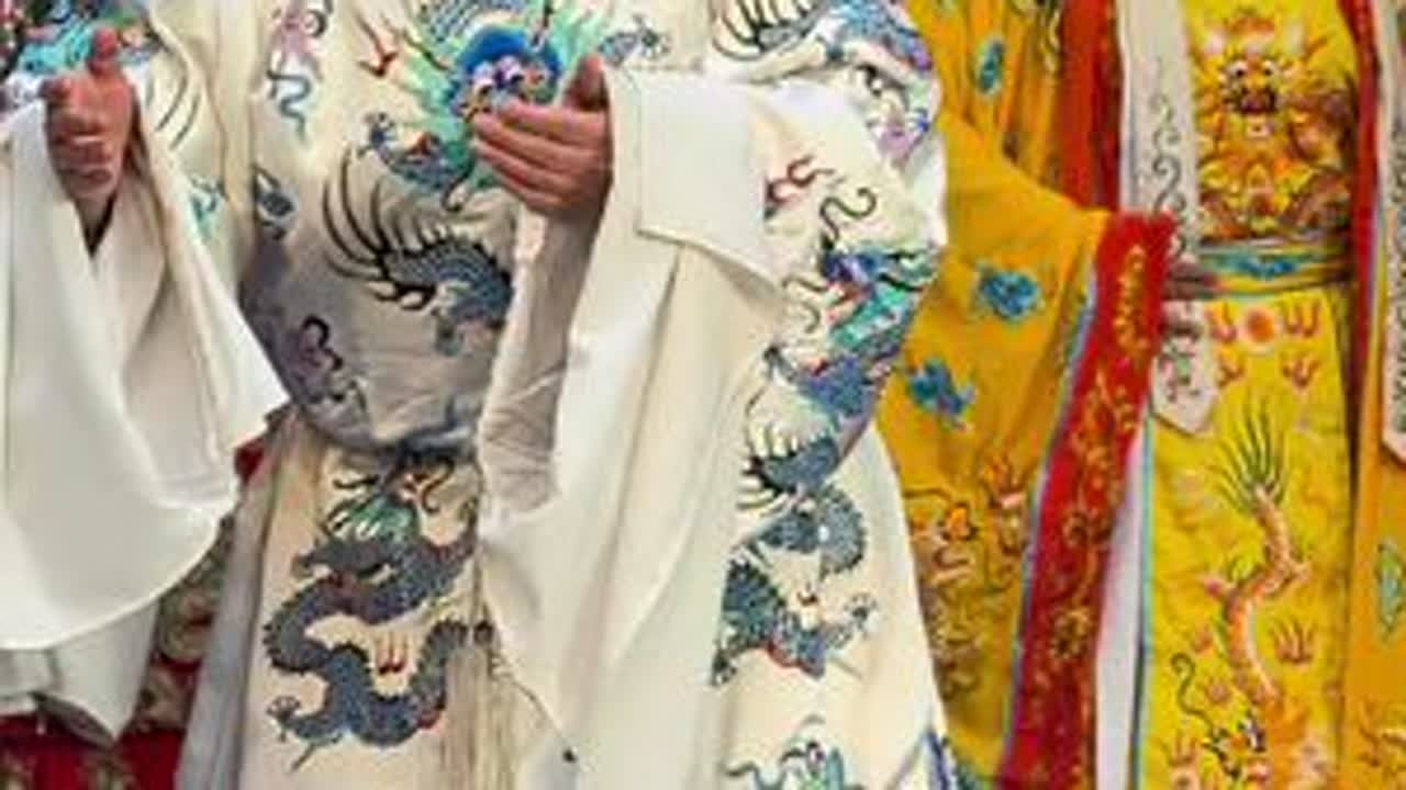 果然姜还是老的辣！孙龙娥老师陈琳安万西吉演狸猫换太子 #给安万剧院点赞#秦腔抖起来