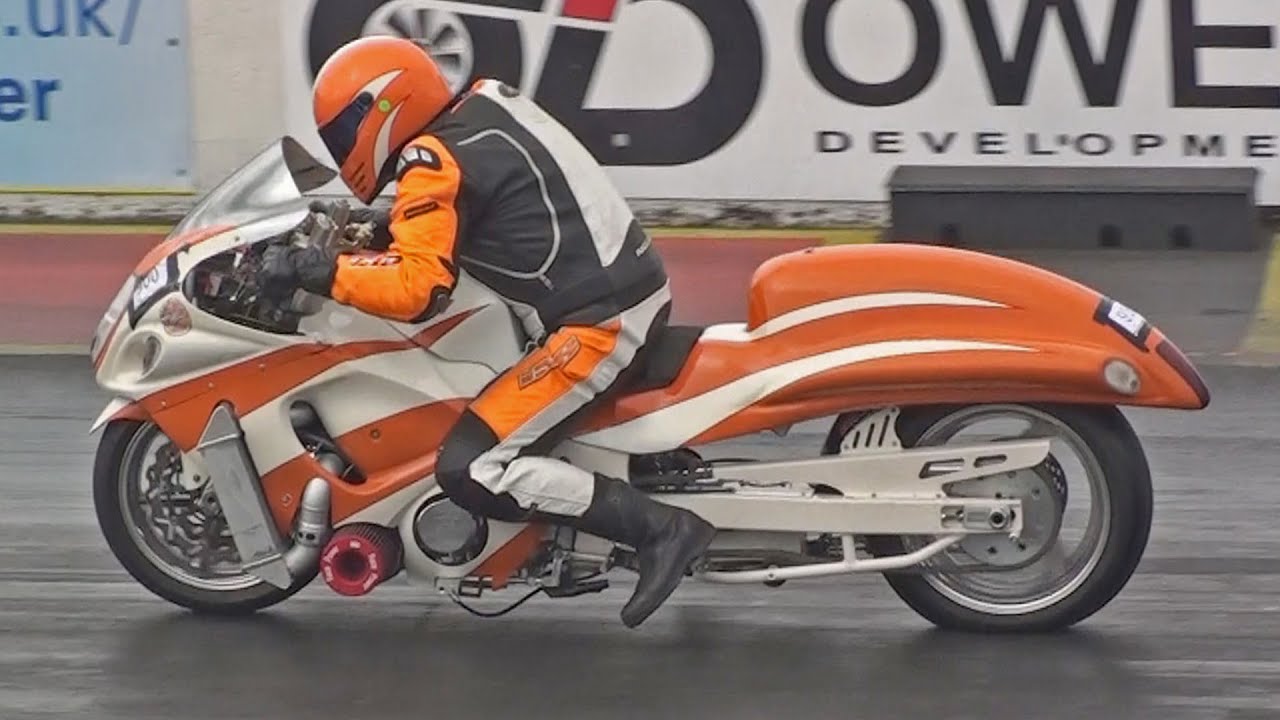 Super Street Bike Hayabusa at Santa Pod Raceway