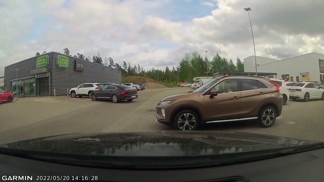 Bad road users caught on dashcam in Sweden, Växjö Part-1