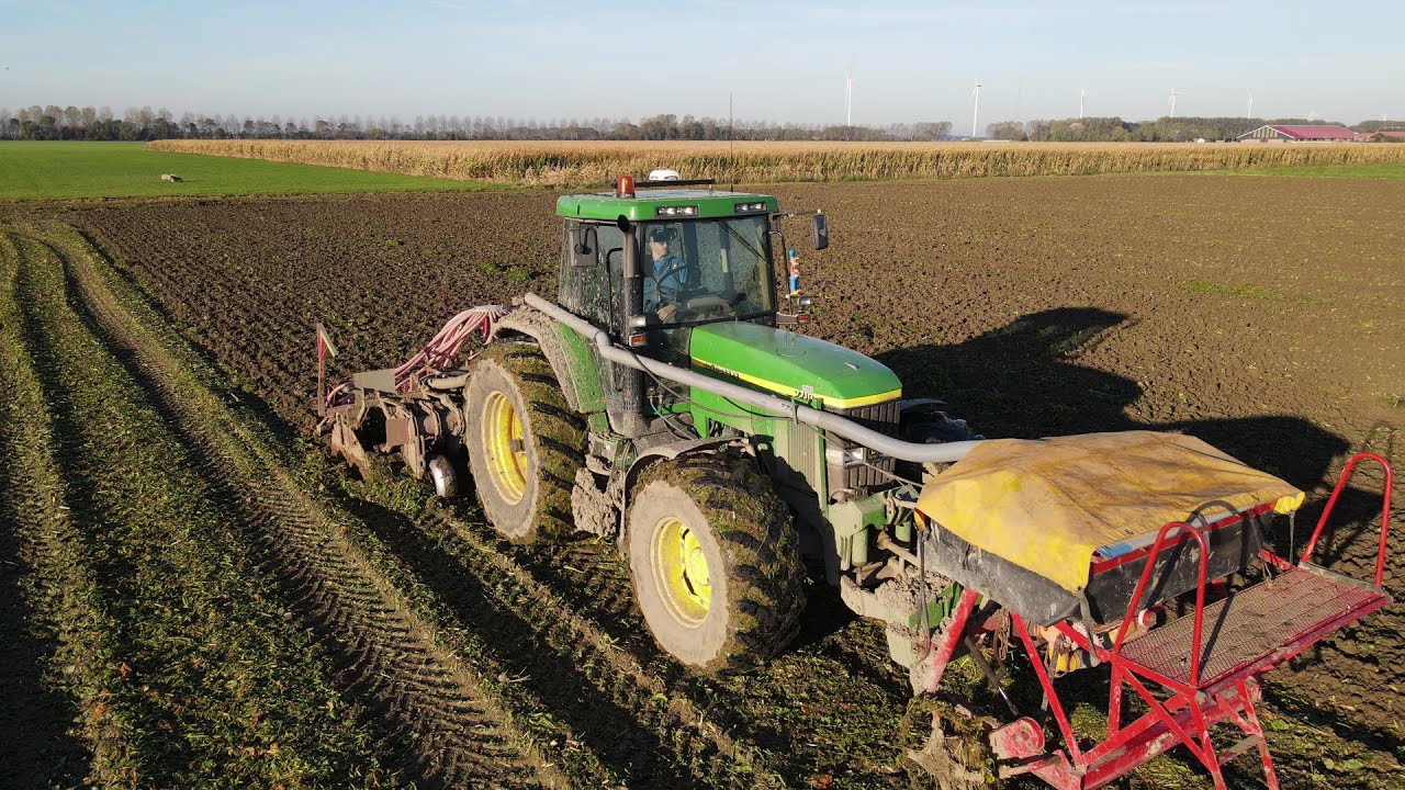 John Deere 7710 with 4 mtr wide Gramegna Spading - harrowing - sowing combination for winter wheat