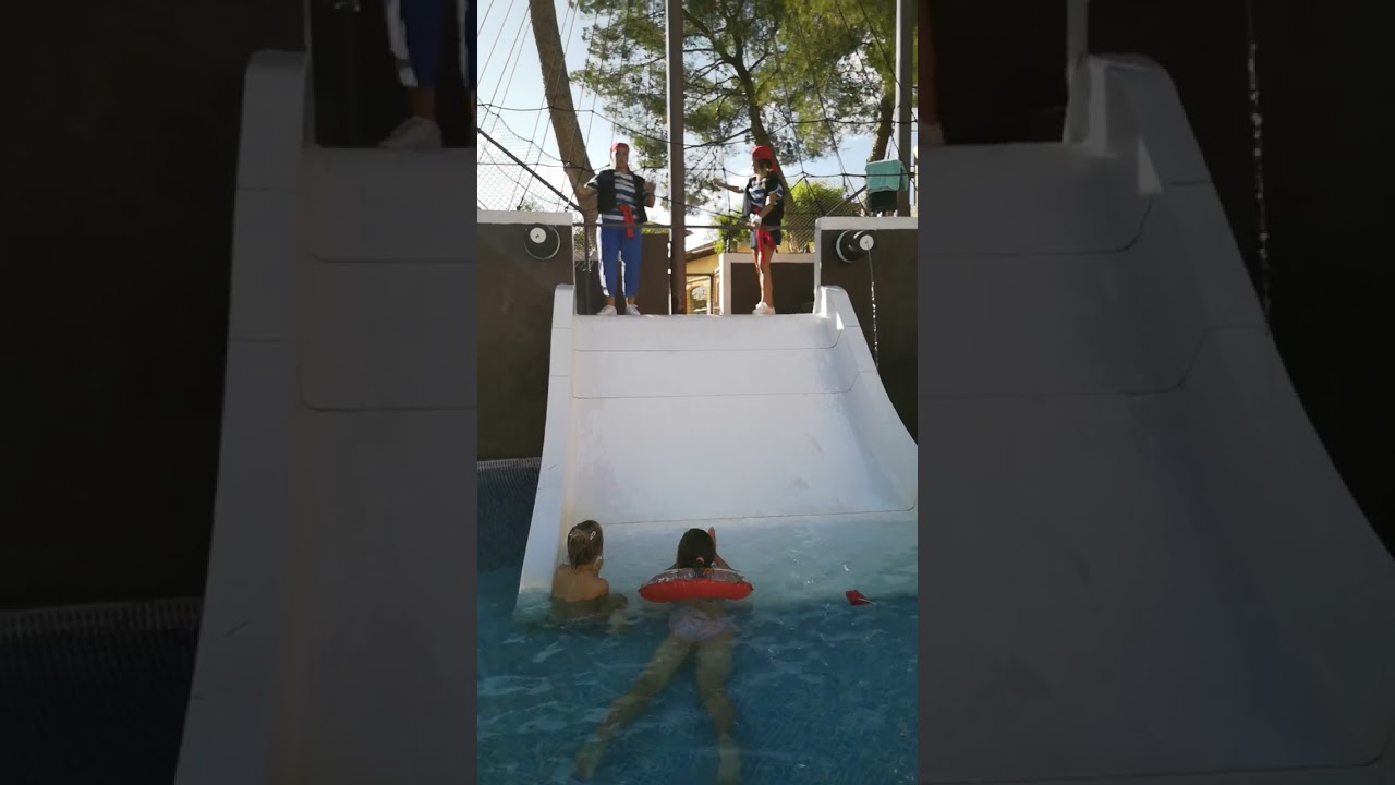 yzzy in hotel zafiro (3)