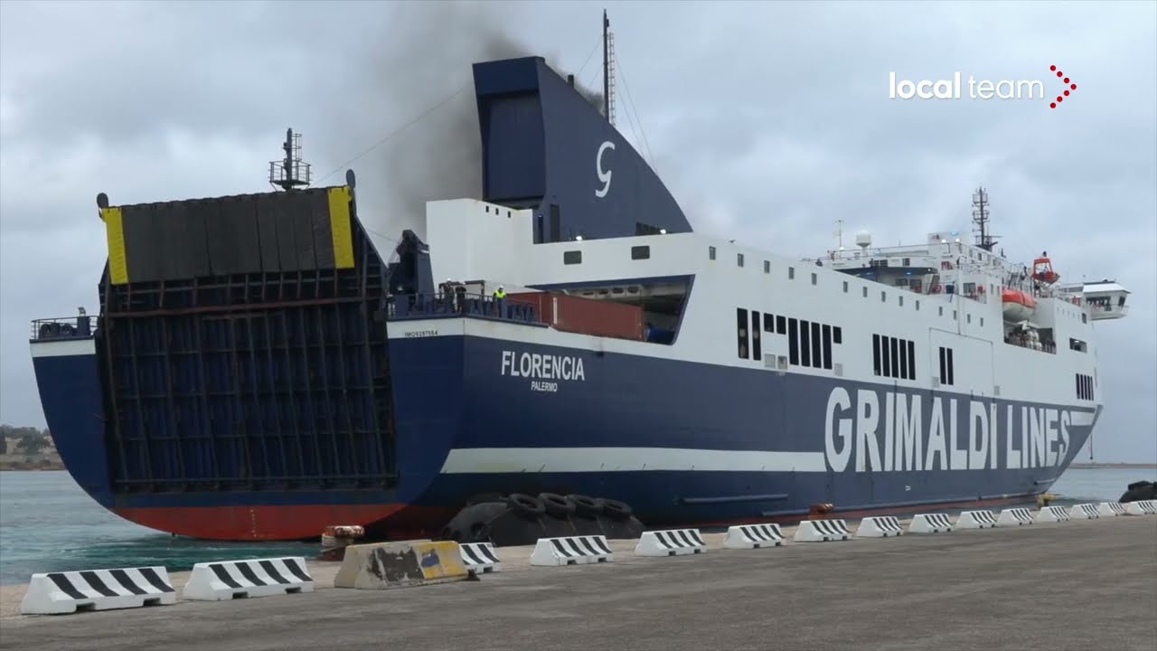 Incendio Euroferry Olympia, arrivo traghetto Florencia a Brindisi, nessun italiano a bordo