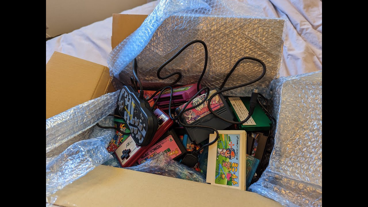 Unboxing Sendico package of Nintendo Famicom games!