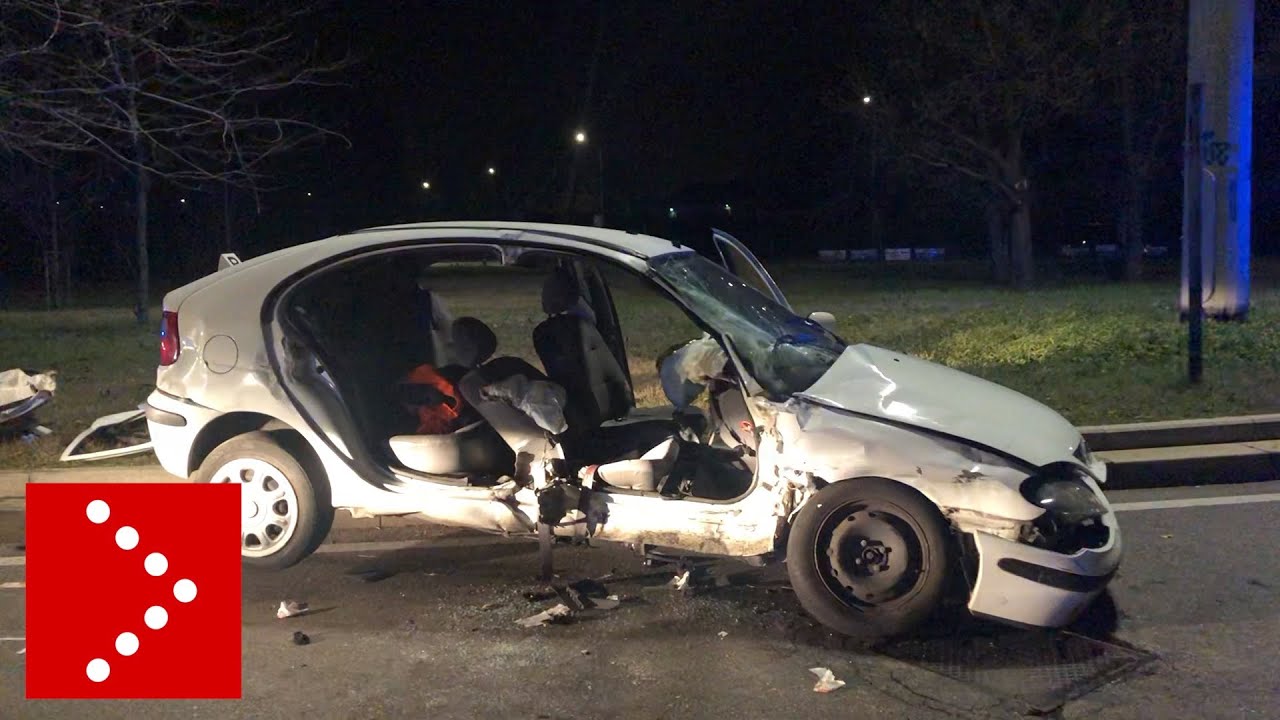 Milano, incidente in viale Padova: violento scontro tra due auto, 3 feriti