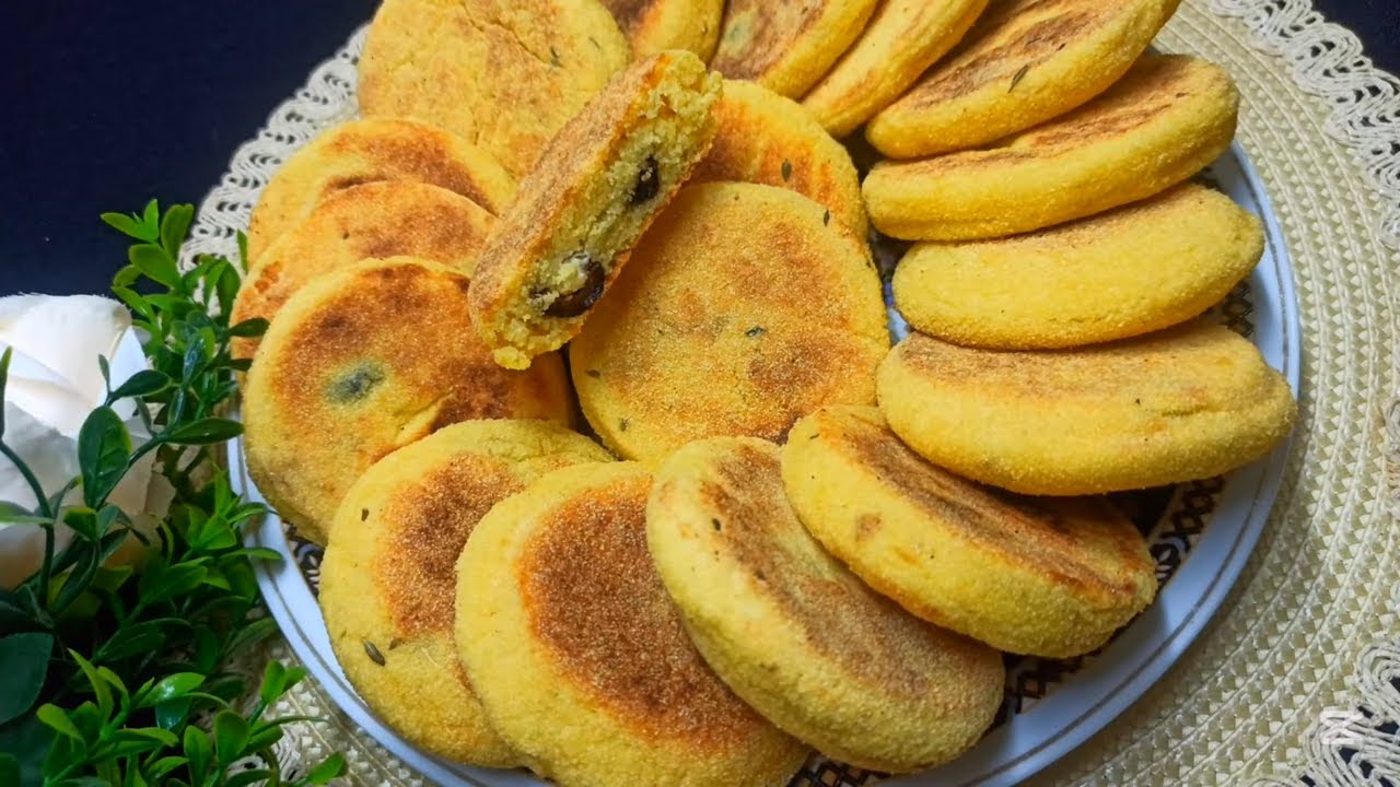 Рецепт соленой мини-харчи с сыром, оливками и тимьяном