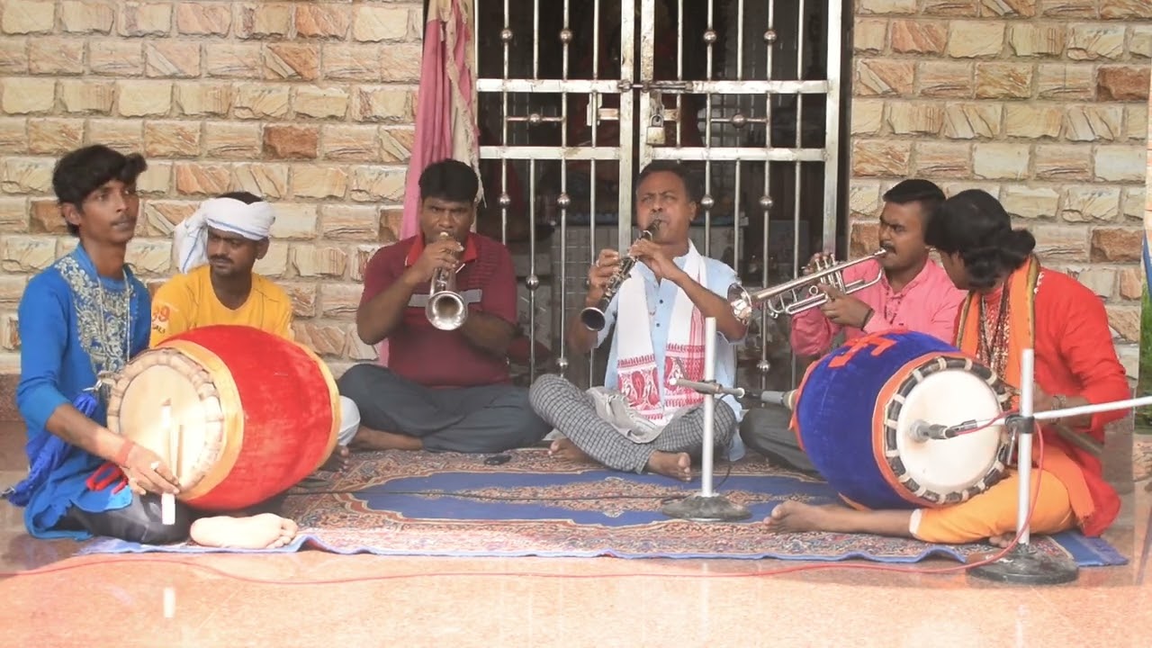 অসাধারণ একটি গান। সবার খুব প্রিয় গান। শুনুন। ঢাক বাসি বাজনা  contact 9647411448