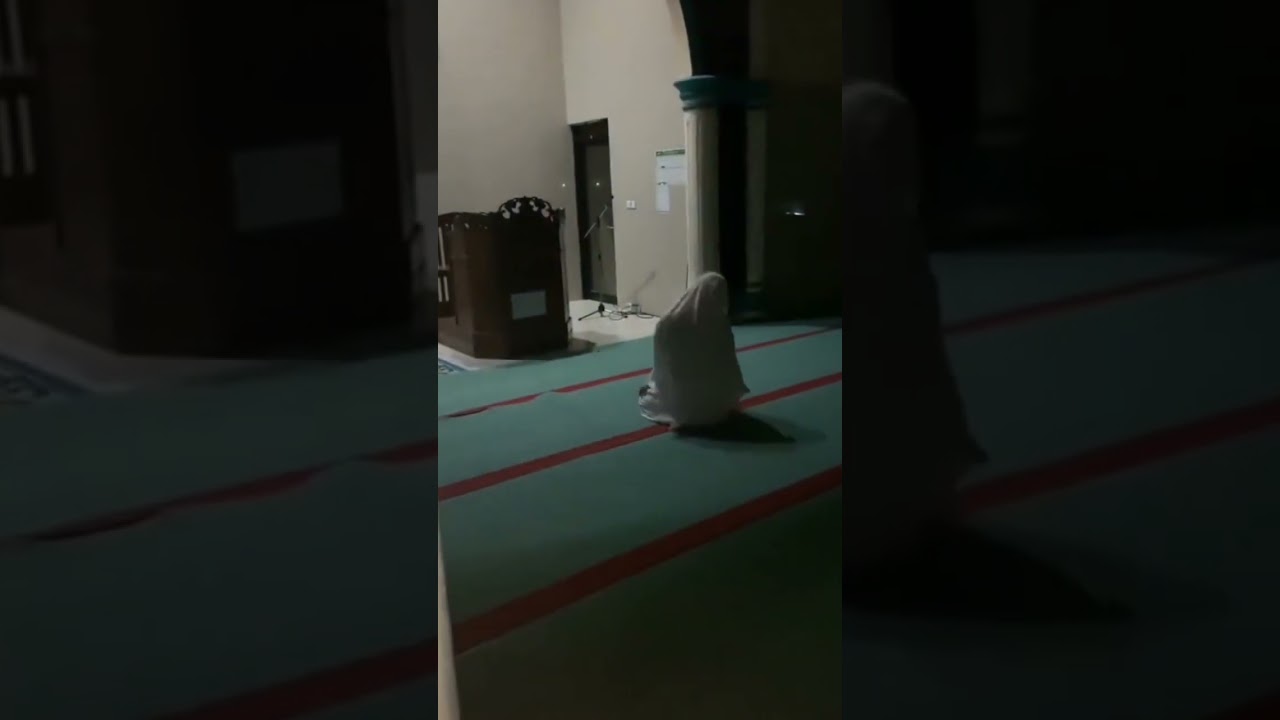 penampakan hantu di dalam masjid #funny #lucu #memengakakkocak