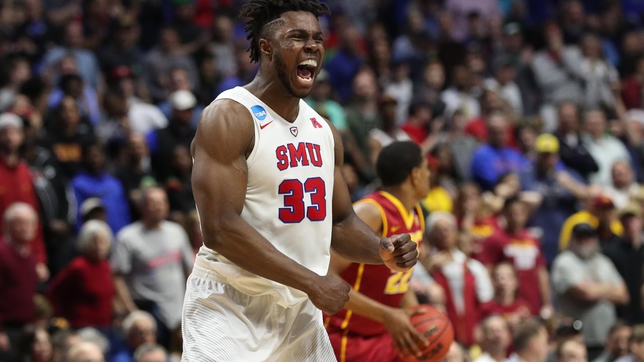 2017 NCAA Tournament: Best Dunks!