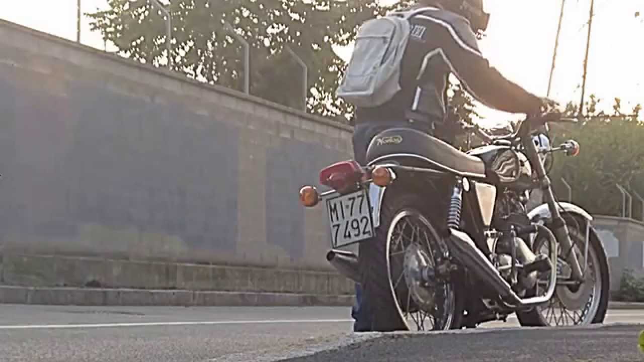 Full throttle sound 1969 Norton Commando 750