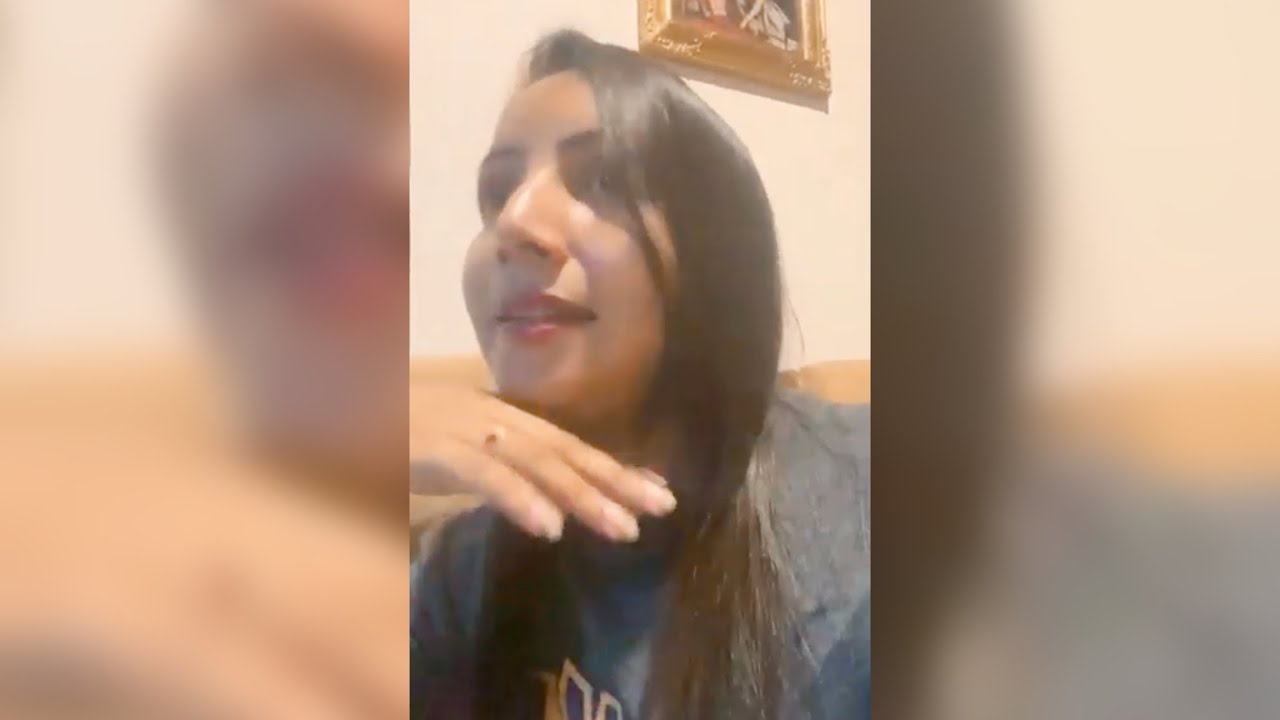 Lily Mosh is live!