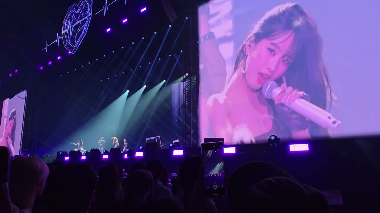 250719 KISS ROAD LipsHipsKiss #Kissoflife