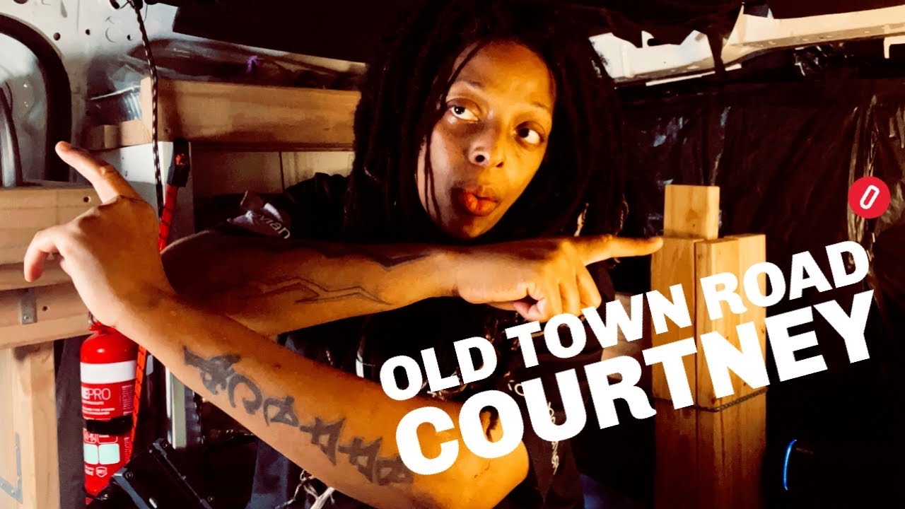 COURTNEY HADWIN - OLD TOWN ROAD (Live) REACTION