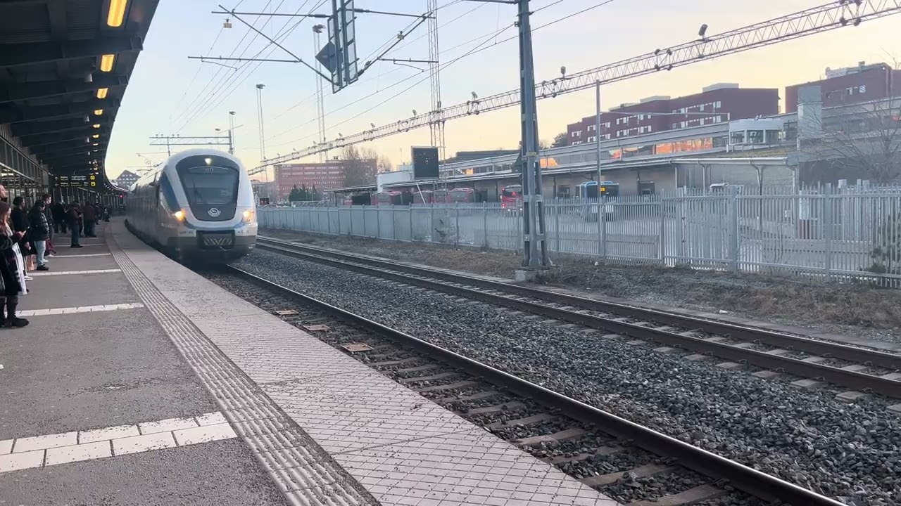 X60 mot Bålsta ankommer Jakobsberg