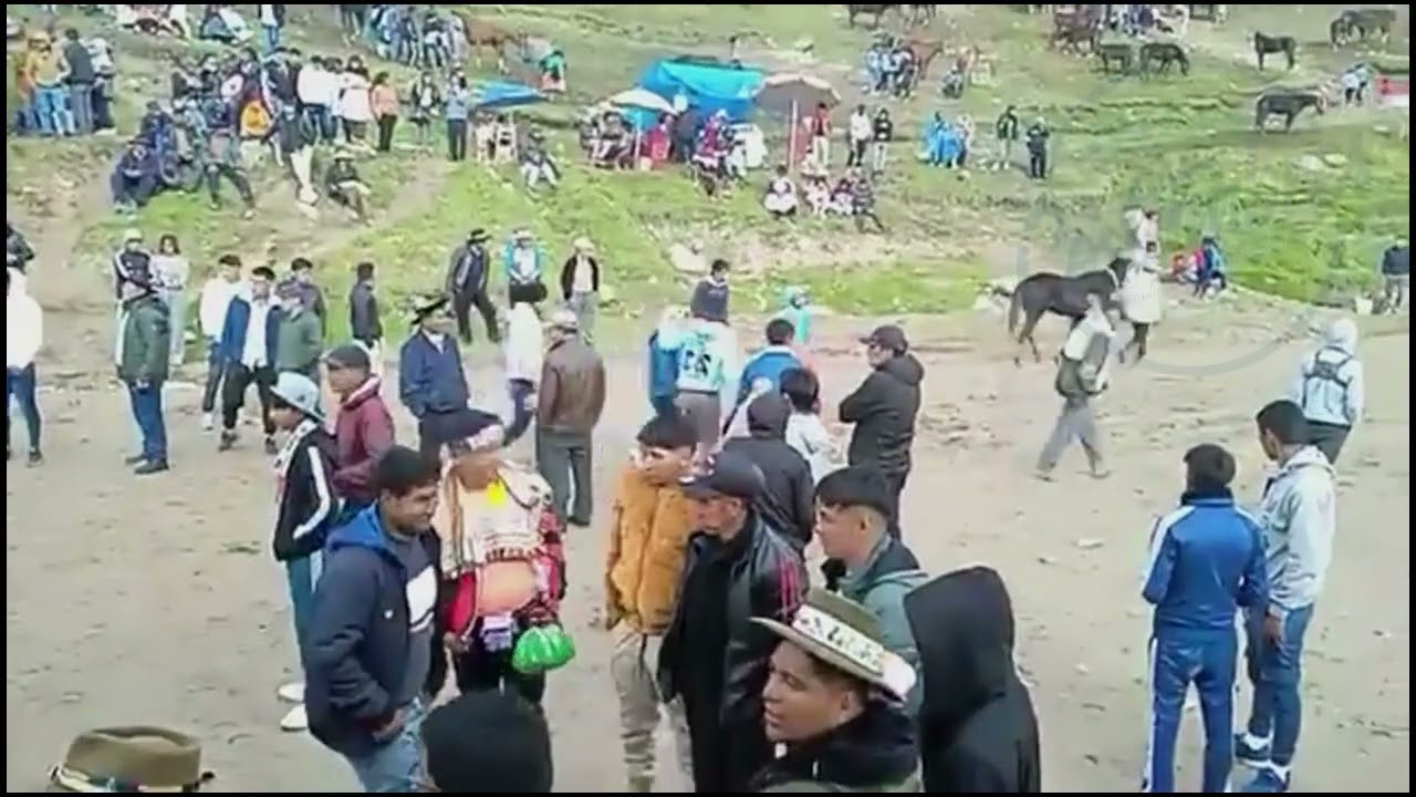 Gran carrera de caballos en Lircay  Huancavelica Perú 2024.