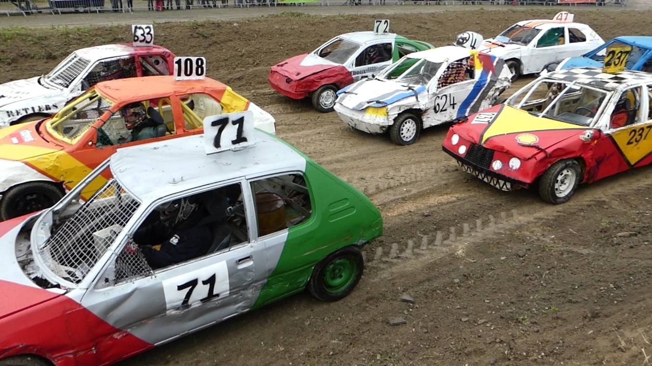 Stock-cars de Doué-la-Fontaine (3) le 29 mai 2016.