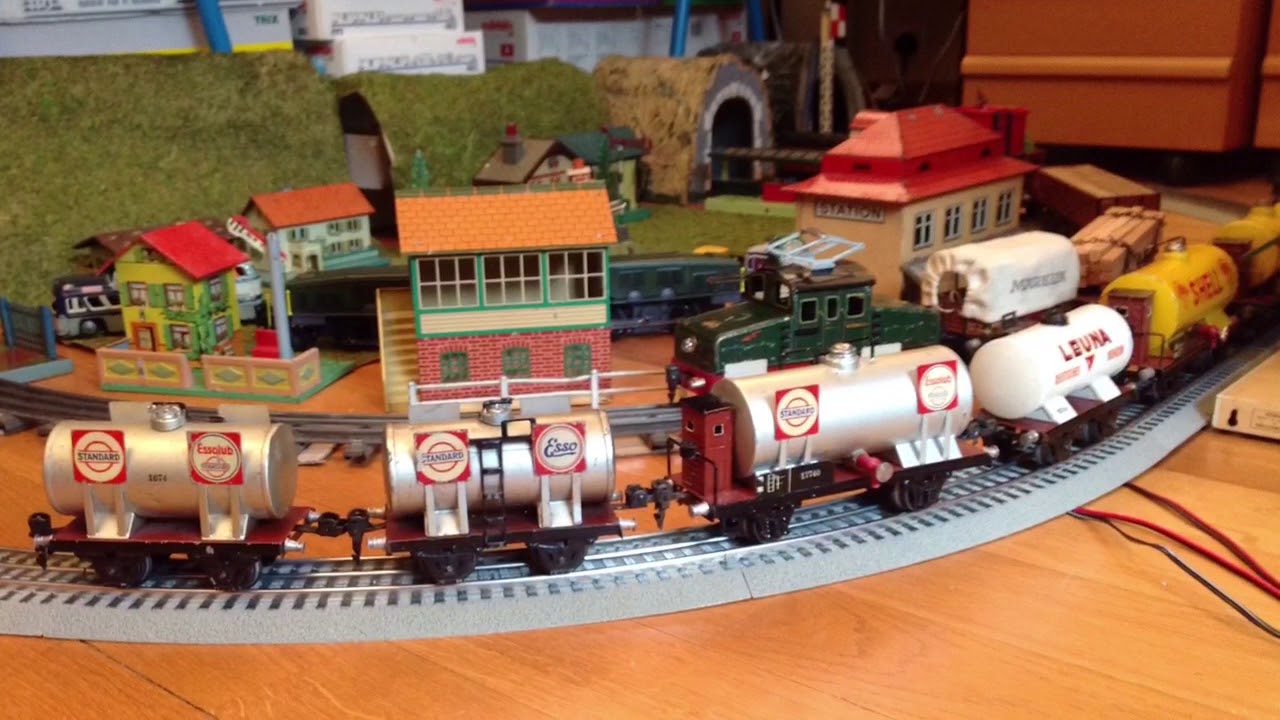 M&auml;rklin pre-war in 0 gauge. Some electric locomotives from my collection