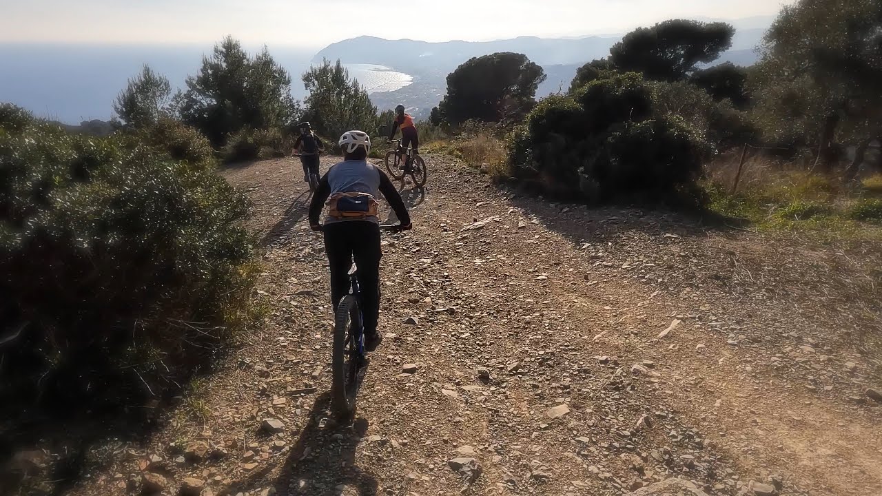🔥 San Bartolomeo al Mare avant Finale Ligure - Premier Ride - JunGirlz en Action ! 🚵‍♀️💥