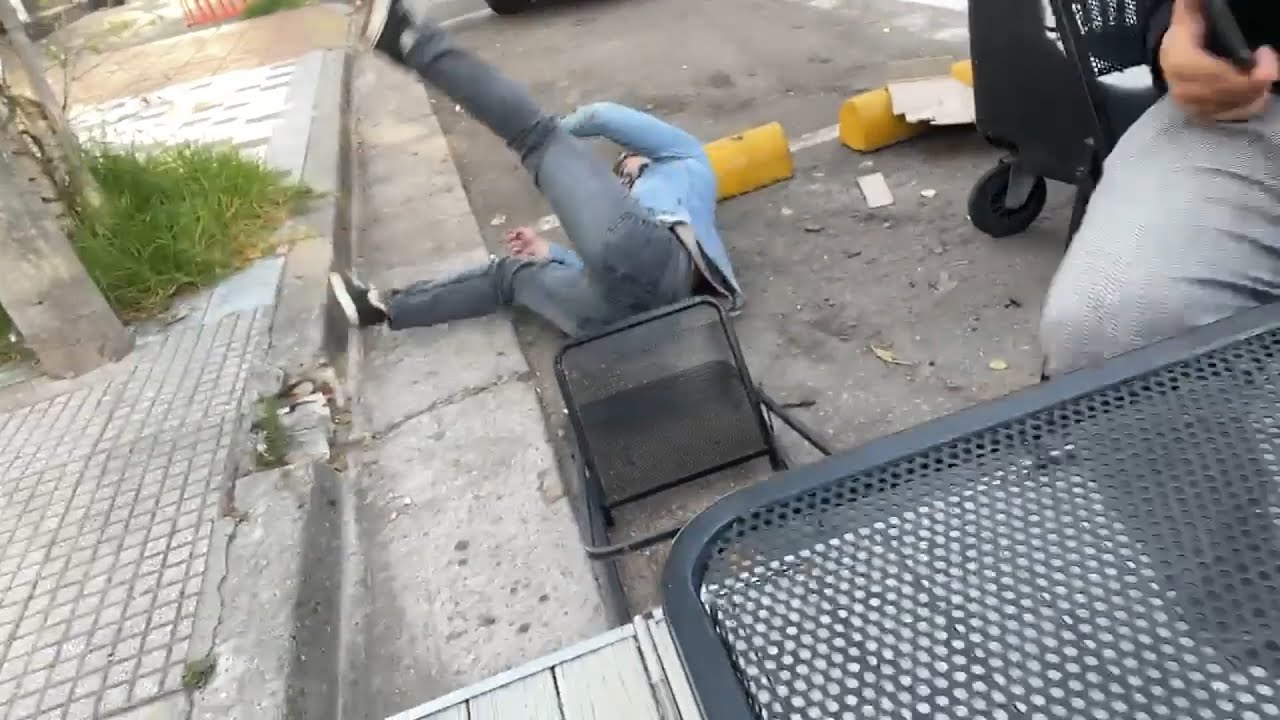 FRANKILLO SE BURLO de la CAIDA de PATO y se TERMINO CAYENDO EL JAJAJJA