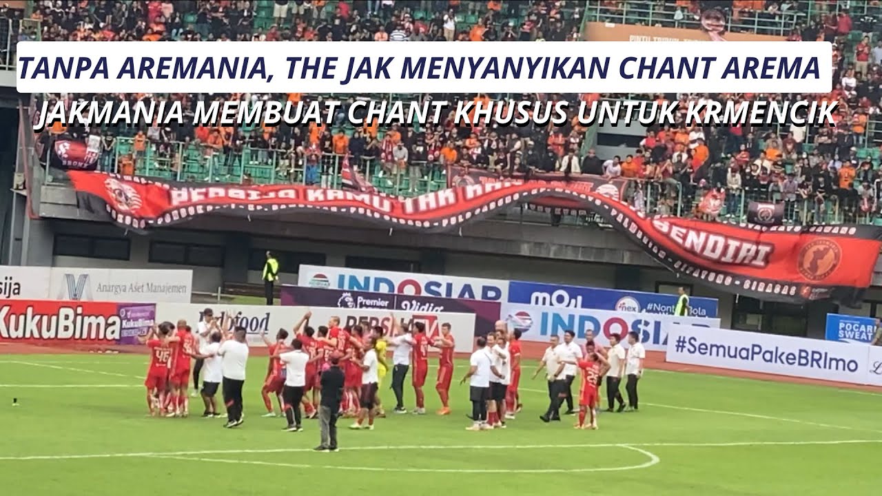 MERINDING JAKMANIA SATU STADION MENYANYIKAN “SALAM SATU JIWA AREMA” SAAT PERAYAAN KEMENANGAN