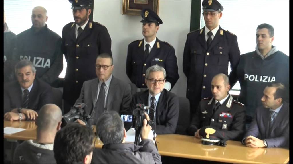 Napoli - Camorra, arrestato il latitante Mariano Riccio -3- (04.02.14)