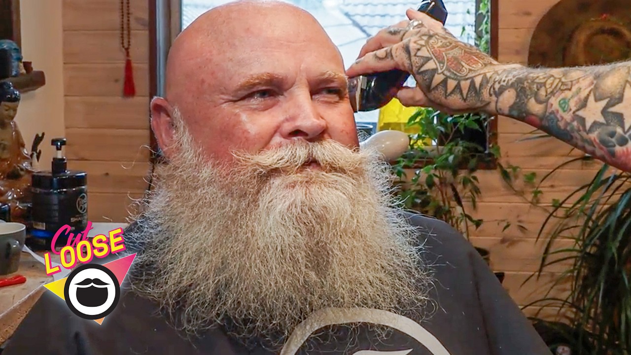 English Santa Gets the Perfect Beard Trim