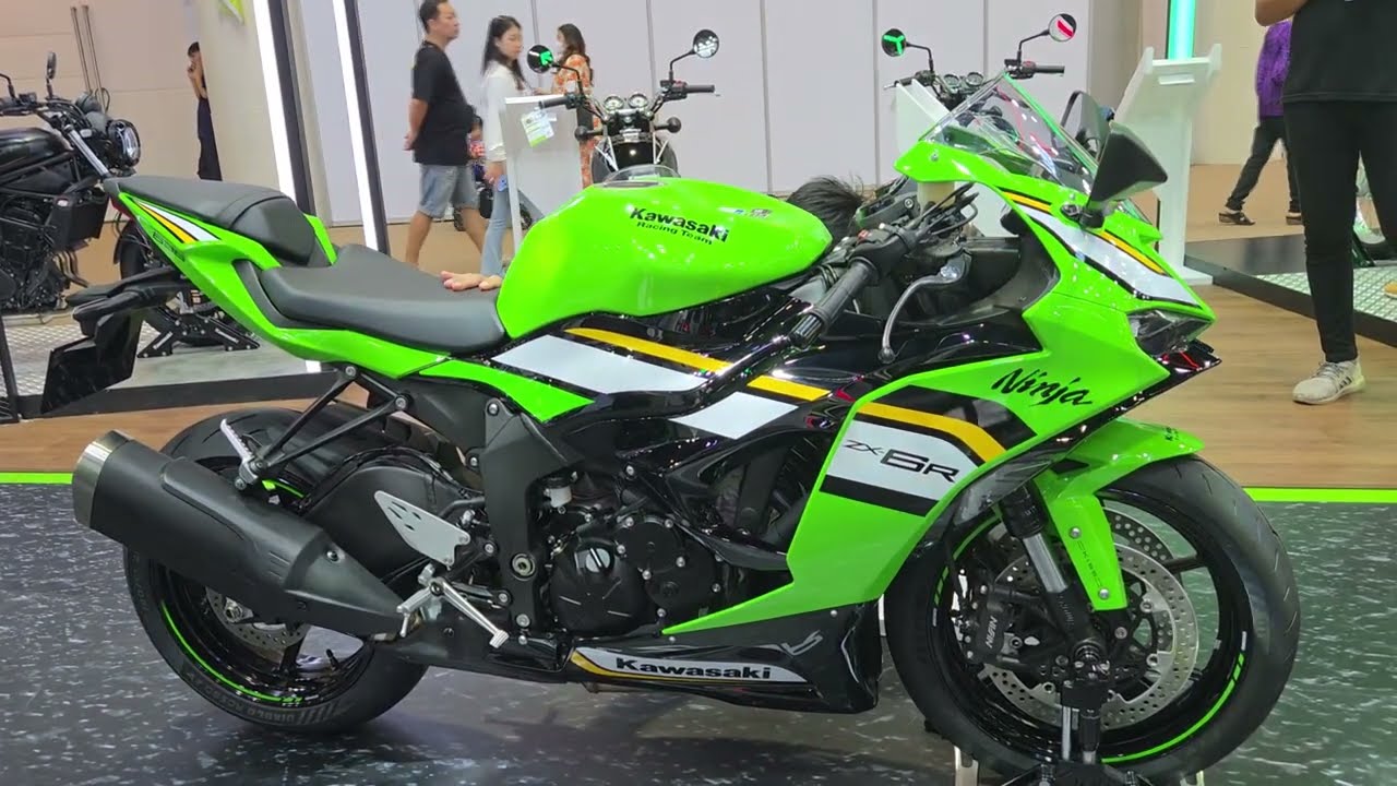2025 Kawasaki Ninja ZX-6R Lime Green / Ebony / Pearl Blizzard White