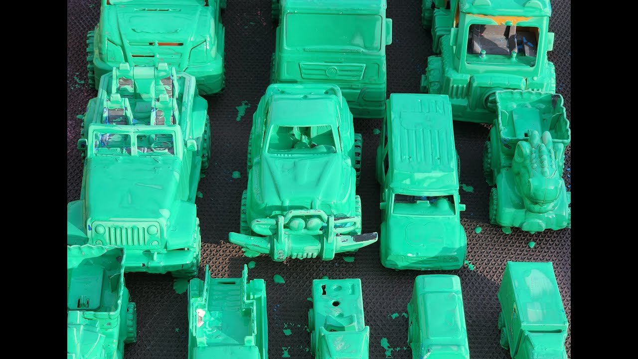 WHAT IS IT ON THE TOY MACHINES???🤔🤢 We need to clean them up. 🧽💦
