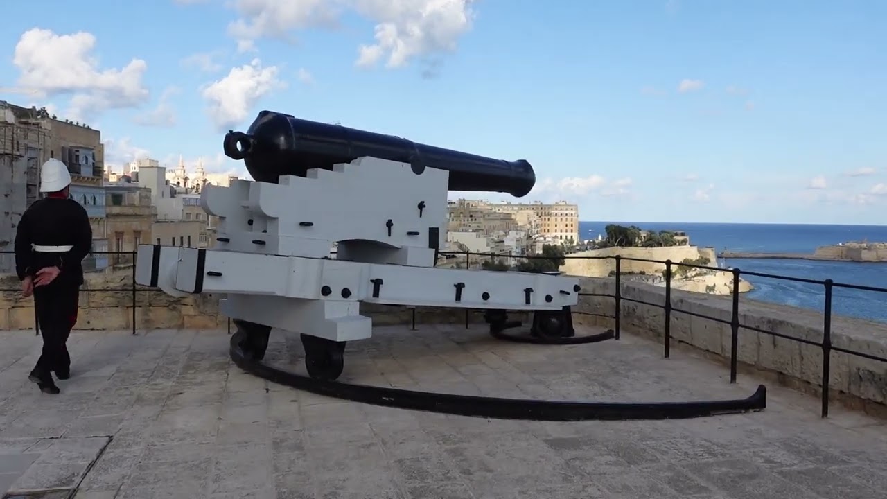 Birgu, Malta. November 2024. Part 3.  Walking tour. Valletta SALUTING BATTERI.