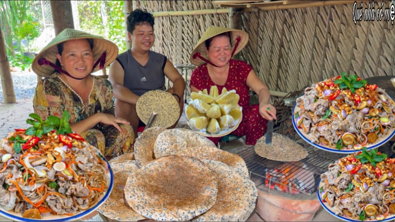 Gỏi Bắp Chuối Thịt Bò Cà Pháo, Bánh Đa | Gia Đình Quê Thu Hoạch Cà Pháo Ngoài Vườn || Eggplant salad