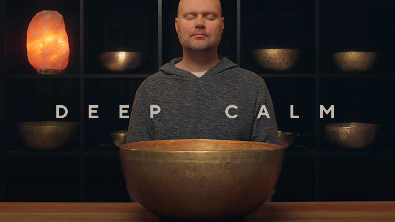 HUGE Tibetan Singing Bowl Played Softly - Deep Repetitive Sound For Meditation and Sleep