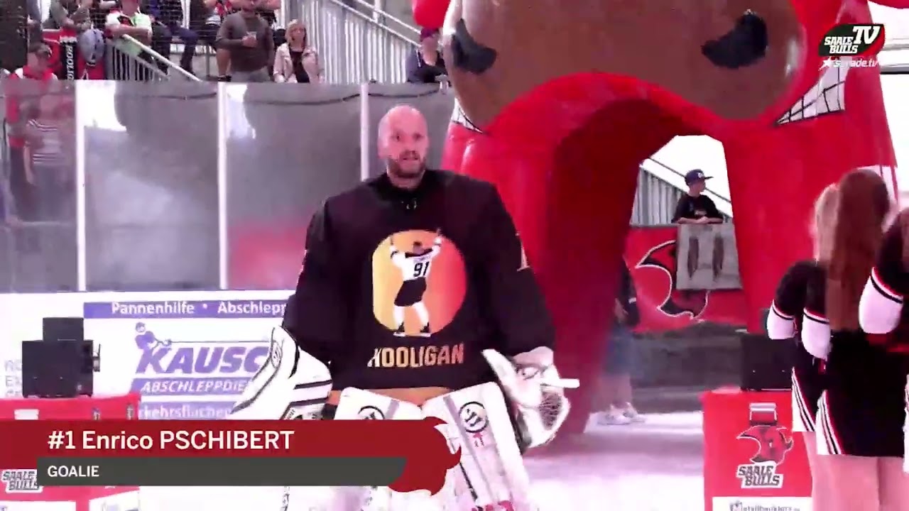 Einlauf Abschiedsspiel: Kai Schmitz All Stars vs. Saale Bulls 27.08.2022.