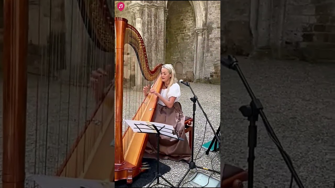The Siena Harpist for weddings