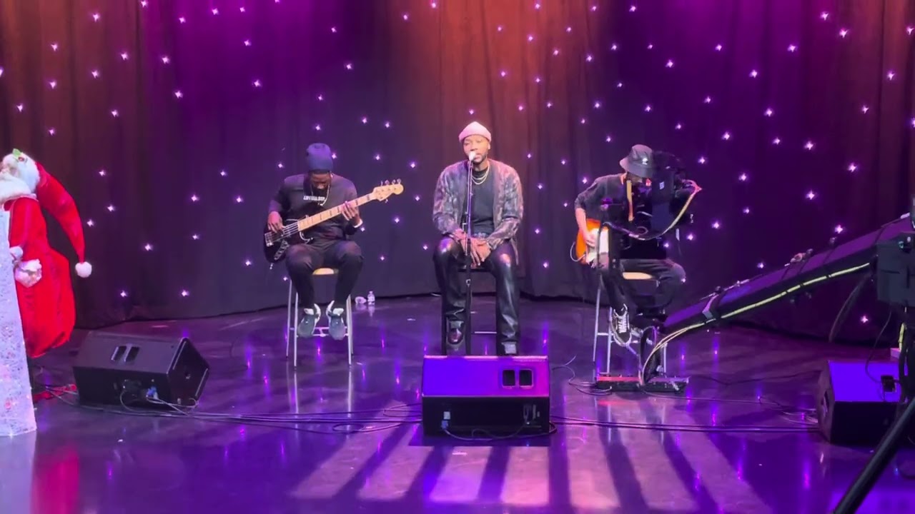 Gene Noble “Whatever It Is” Live! (WGN Studios Chicago)
