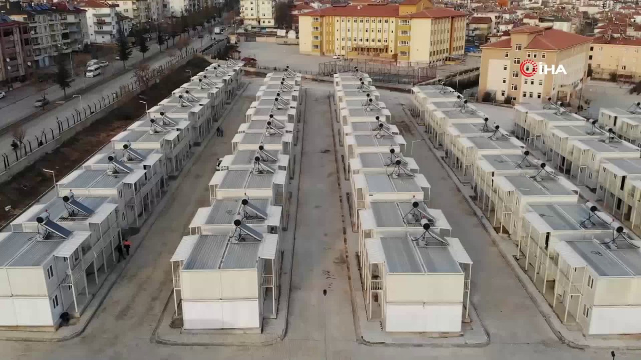Çift Katlı Konteyner Evlerin Anahtarları Teslim Edilmeye Başlandı