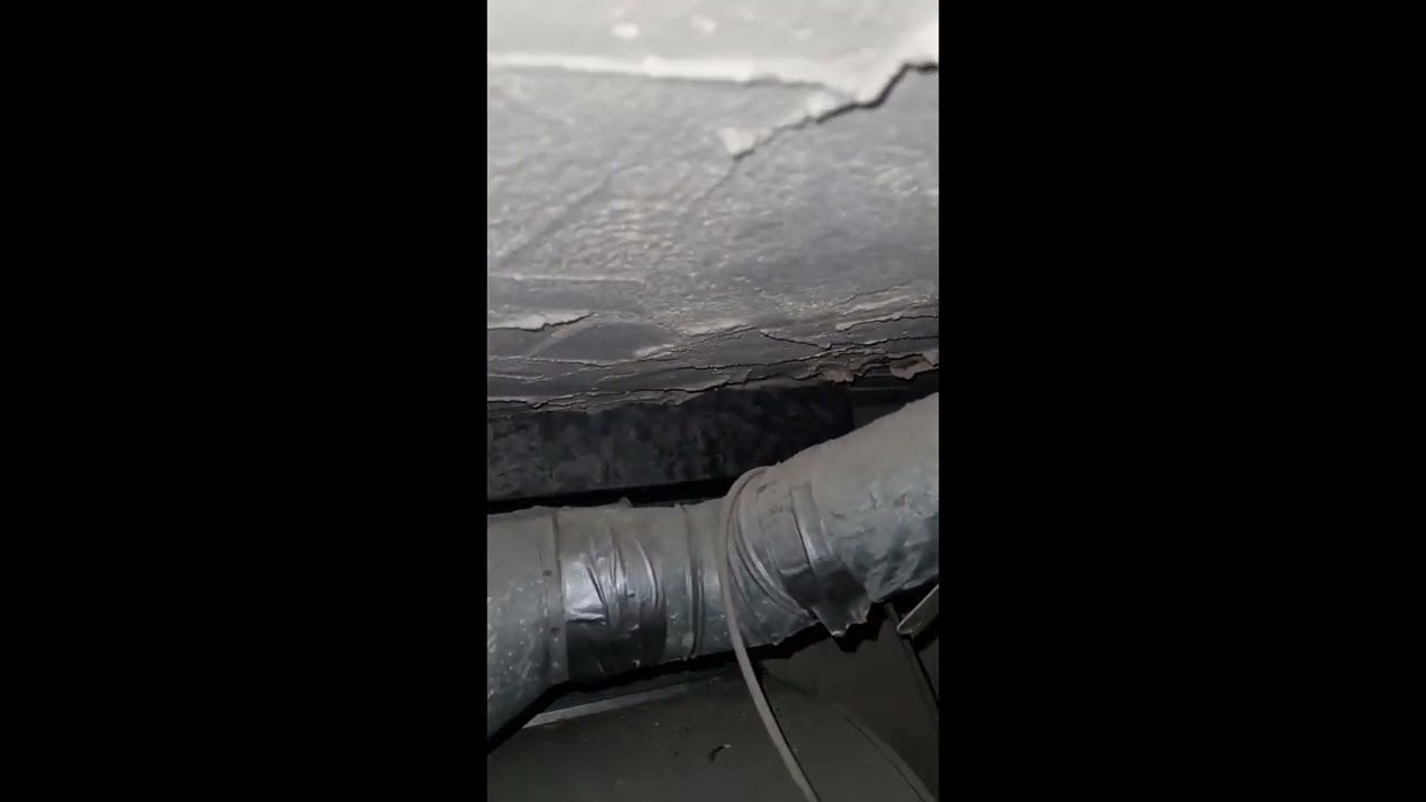 Asbestos insulation | Isolant contenant de l'amiante