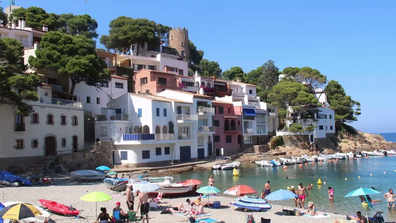 Begur (Catalu&ntilde;a, Girona) 4.300 hab. Donde la piedra mira al mar. Bueno+ **