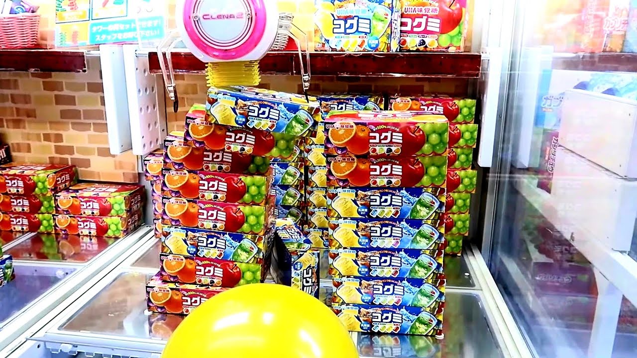 Food inside the Claw Machines in Japan!