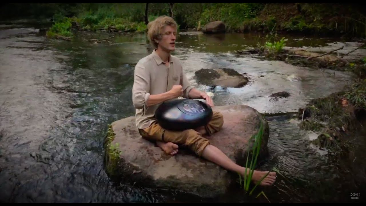 Lithuanian folk song "Tu pucine raudonasai" by Rokas Kašėta