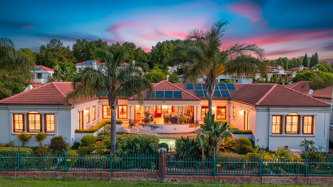 The Ultimate Fairway Estate: Where Privacy Meets Perfection