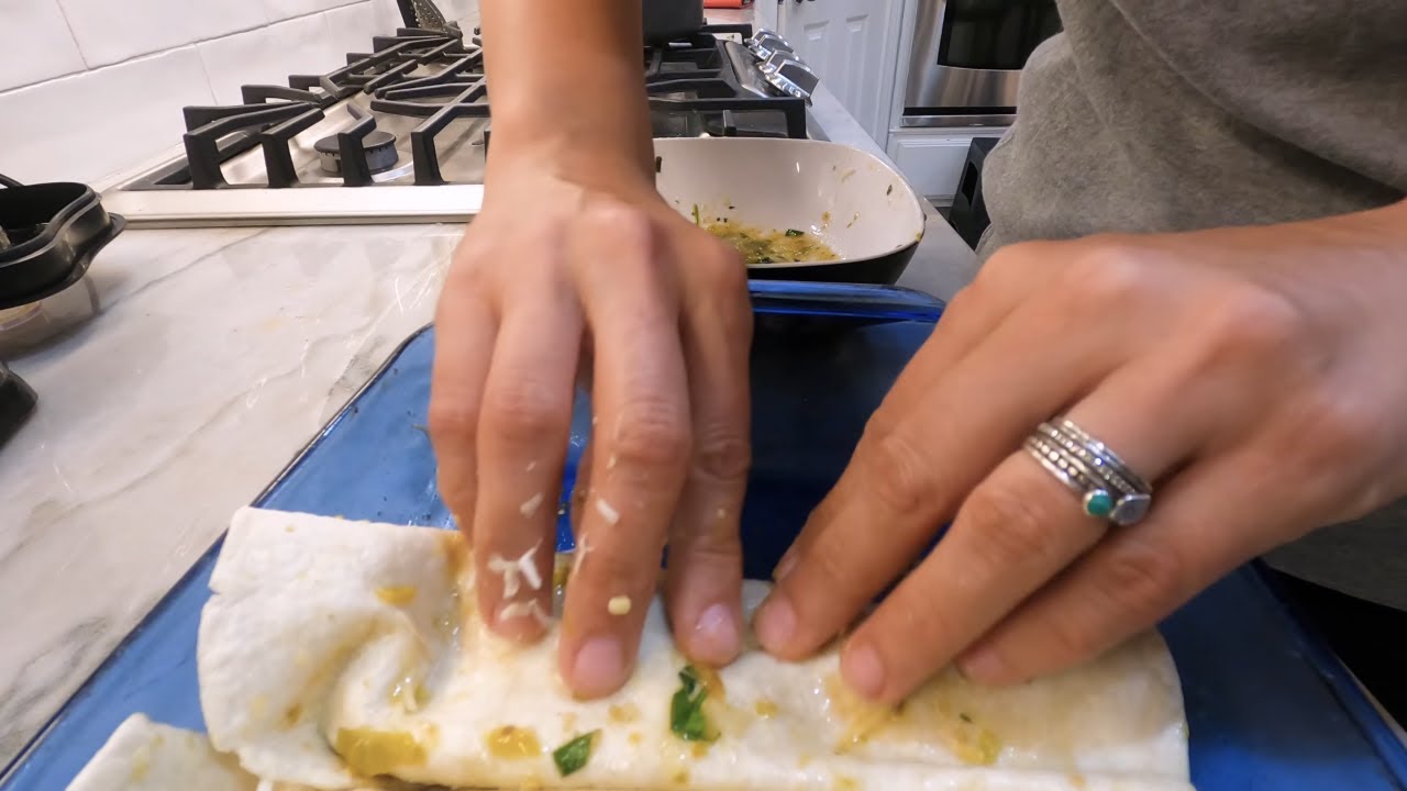 Cooking with Stridor: How to Make Low Carb Enchiladas! 🌯