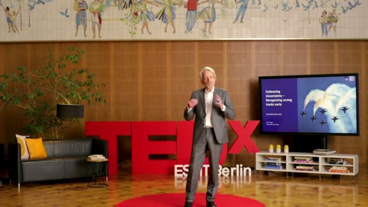 How teams can spot that they are on the wrong track. | Jan Hagen | TEDxESMTBerlin