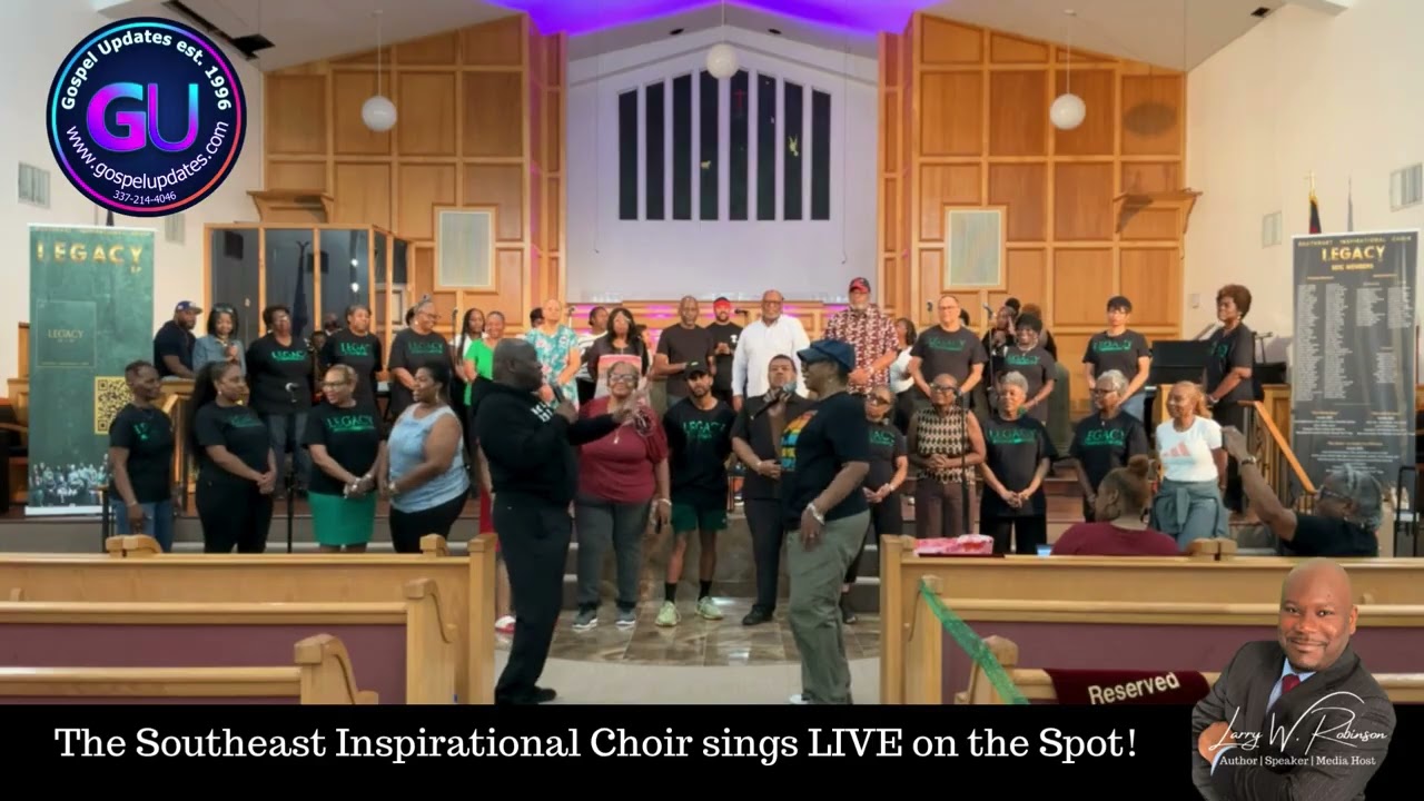 Хор Southeast Inspirational Choir выступает вживую под руководством Ларри В. Робинсона.