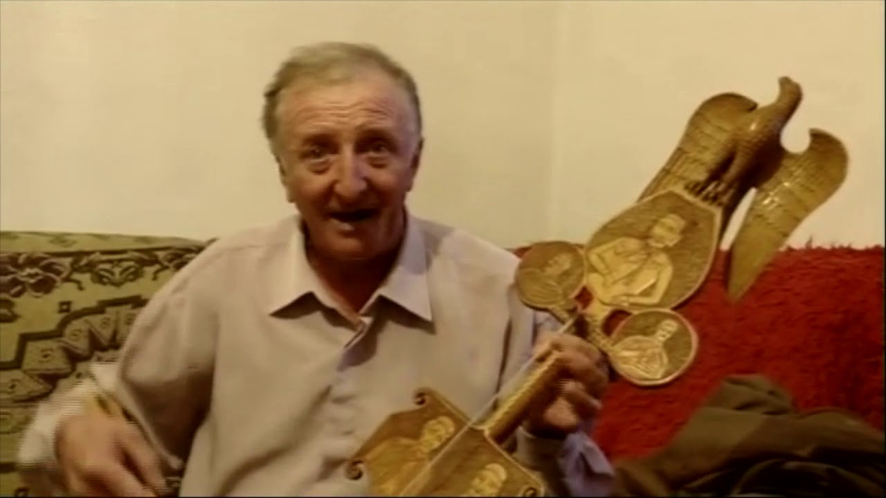 SELO KORAVLICA - Domacin Milovan Drzi 10 KRAVA 50 OVACA