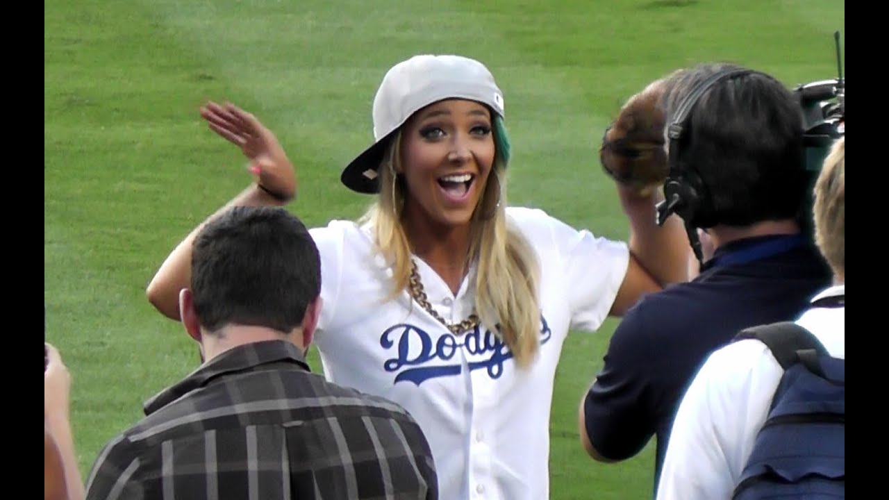 Jenna Marbles Throws PERFECT First Pitch at Dodger Stadium 7-26-2013