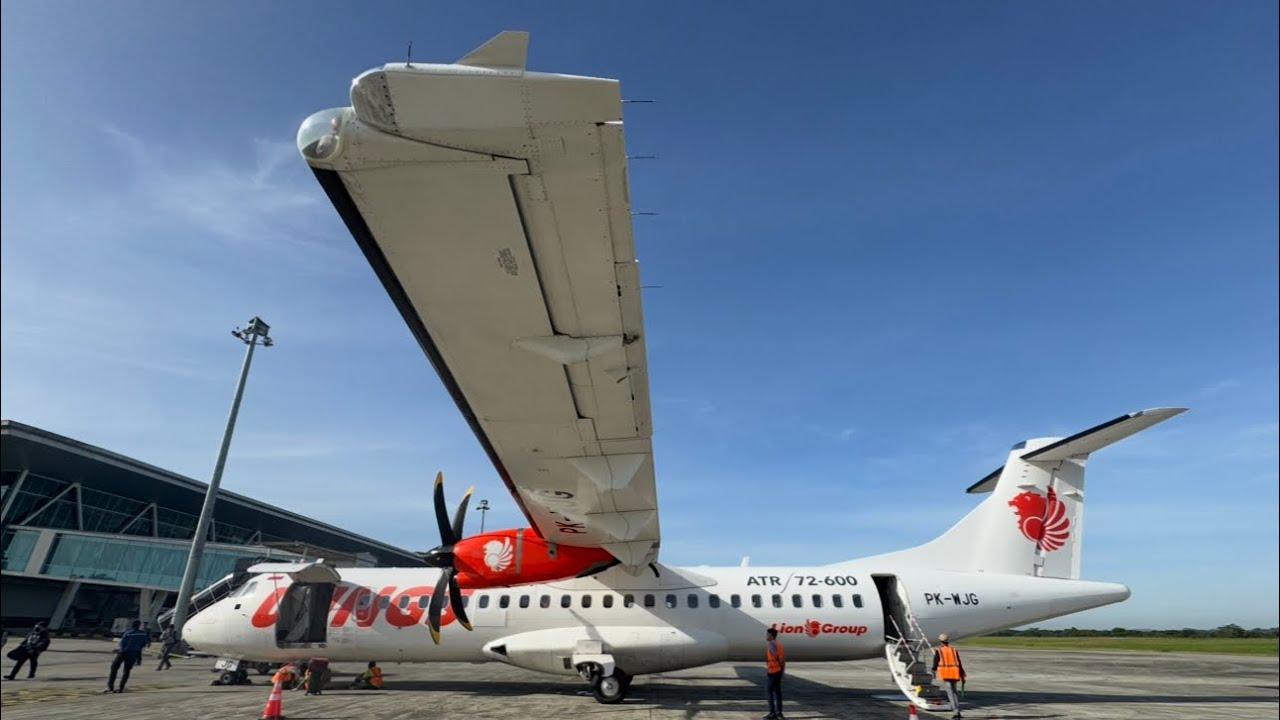 Wings Air ATR 72-600 PK-WJG Take Off from Samarinda