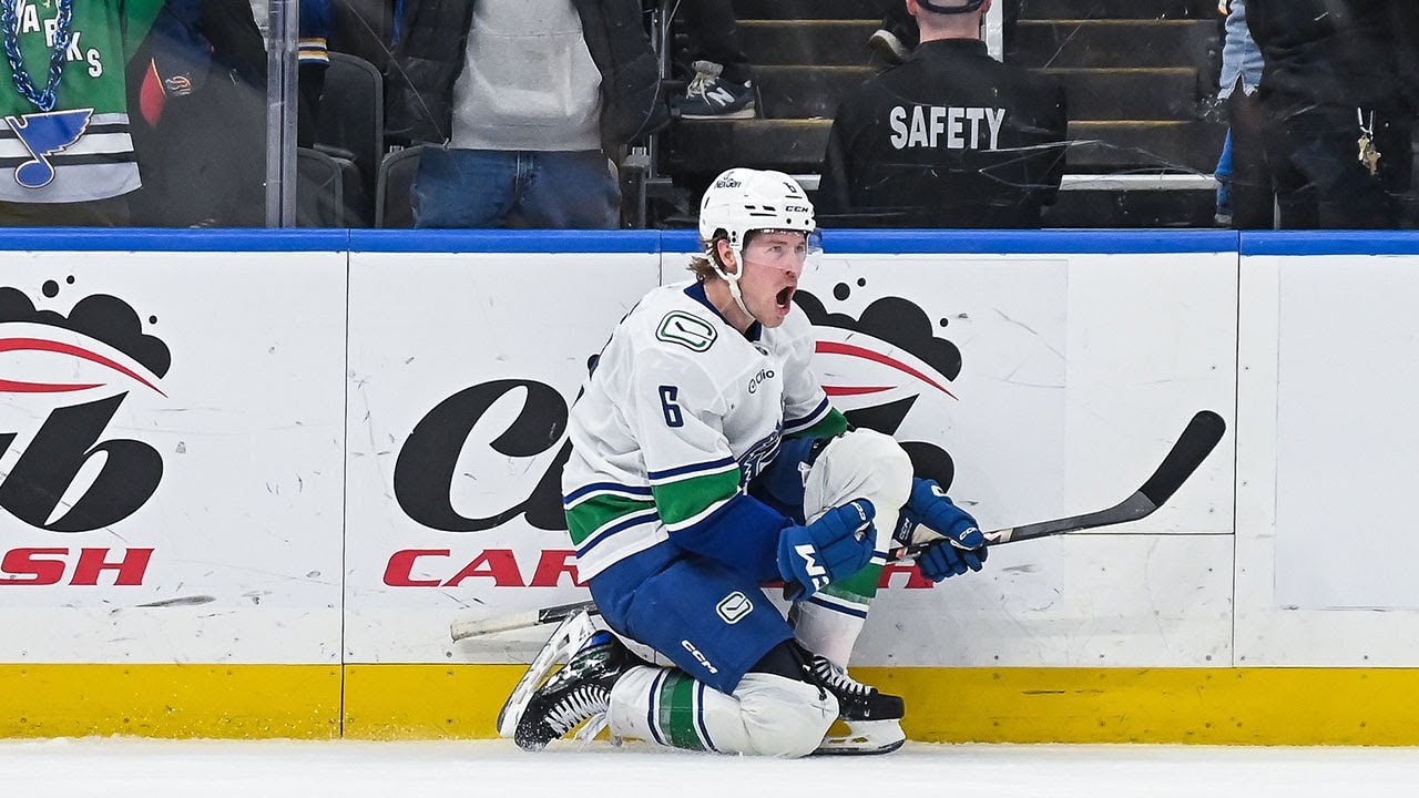 Hughes Dangle Sets Up Boeser's Buzzer-Beater to Force OT! 🔥🚨